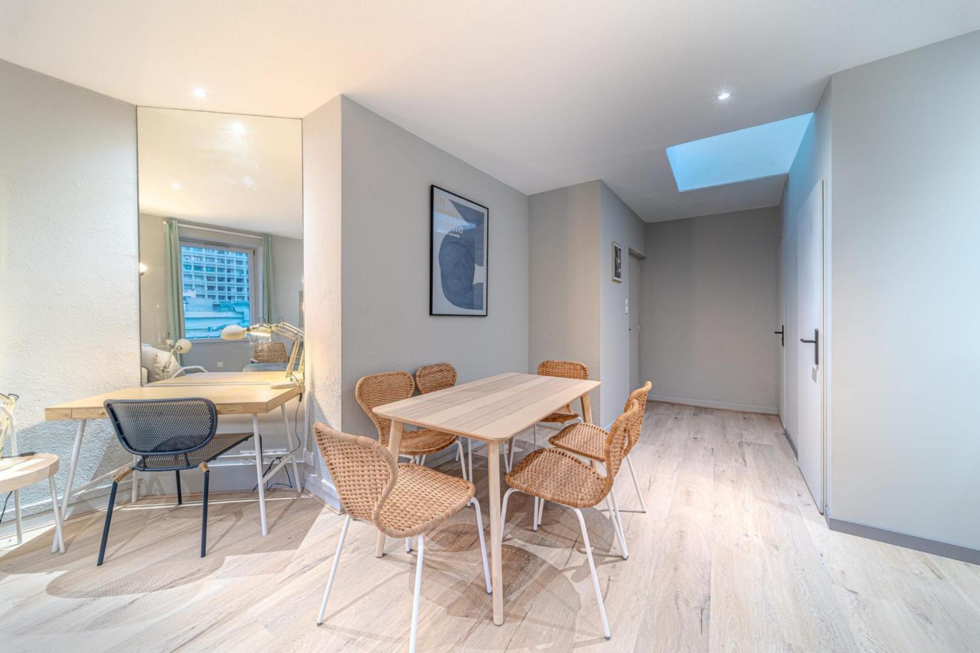 Charming 1-Bedroom Apartment Across From Halles Paul Bocuse & Part-Dieu Лион Екстериор снимка