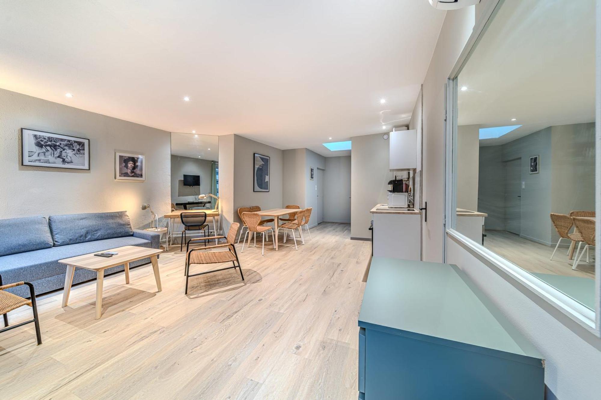 Charming 1-Bedroom Apartment Across From Halles Paul Bocuse & Part-Dieu Лион Екстериор снимка
